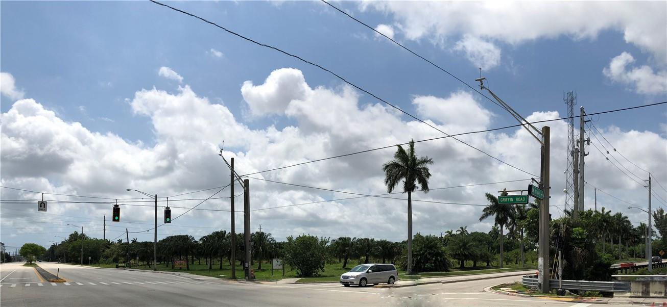 CREATOR: gd-jpeg v1.0 (using IJG JPEG v62), quality = 90 3990 Griffin Road, Hollywood FL 33312 — #F10230426